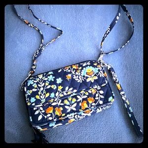 🧡💙 Vera Bradley All-in-One Crossbody 💙🧡